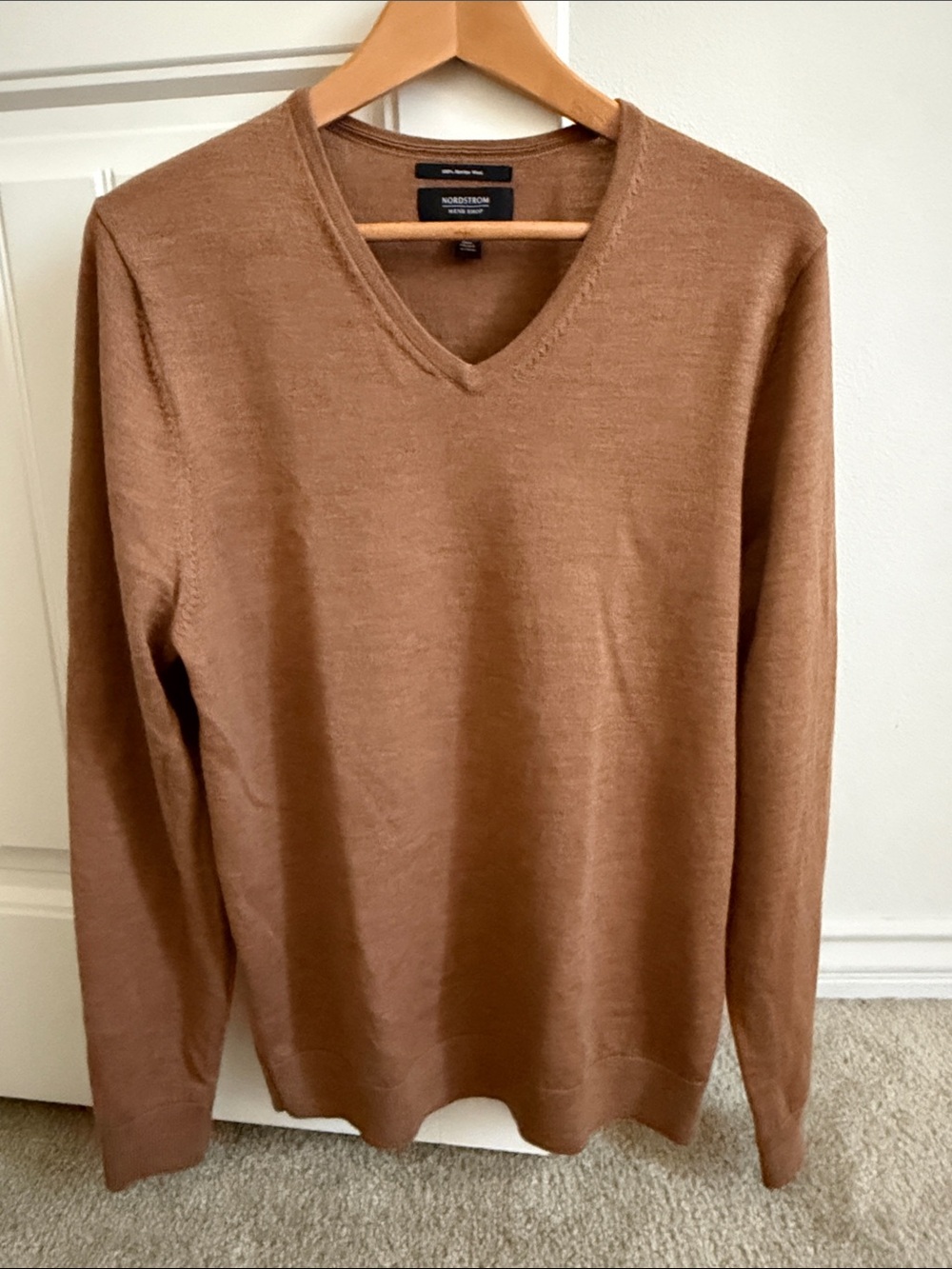Nordstrom Men’s V-Neck Sweater in Camel Brown 100% merino wool